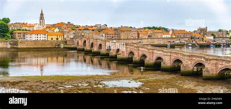 Berwick bridge hi-res stock photography and images - Alamy