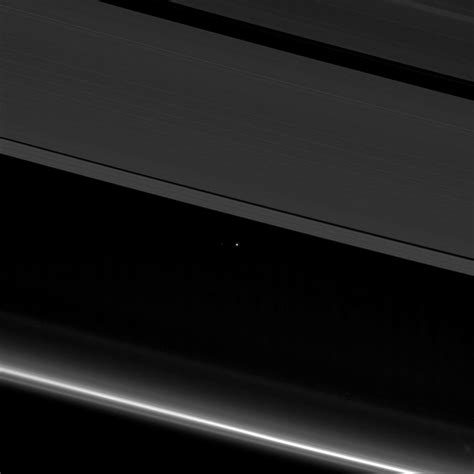 NASA's Cassini shows off its greatest Saturn images - CNET