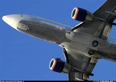 Why Don't Boeing 737 Airplanes Cover Their Landing Gears Whe