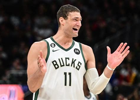 Brook Lopez set to return to Milwaukee Bucks on 2-year, $48 million deal