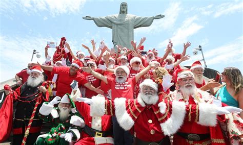 Papais No Is Recebem B N O Aos P S Do Cristo Redentor E Abrem O Natal