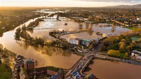 Herefordshire And Worcestershire Drivers Rescued From Floods Bbc News