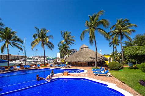 Flamingo Vallarta Hotel & Marina (Puerto Vallarta, Mexico) | Expedia