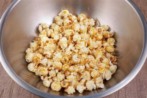 Caramel Popcorn – EASY – Quick – Simple Chocolate Caramel Popcorn ...