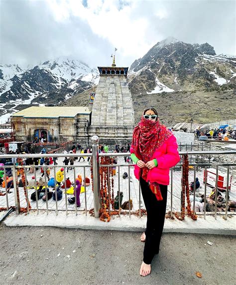 Explore Kedarnath through the eyes of Sara Ali Khan! See pics ...