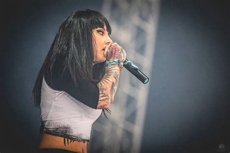 Pin By Sira Prada On Jinjer Metal Girl Metalcore Singer