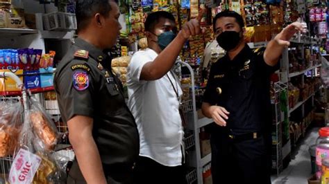 Foto Bea Cukai Gelar Operasi Pasar Di Tiga Kota Beri Pemahaman Cukai