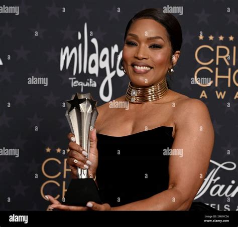 Los Angeles Usa 15th Jan 2023 Angela Bassett In The Pressroom At