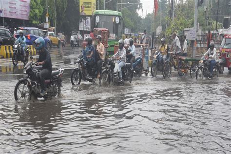 Delhi Ncr Rain पहली बारिश में ही दिल्ली बेहाल