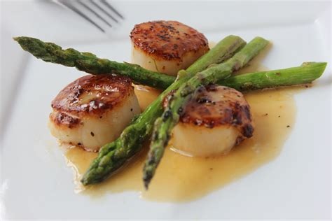 Seared Scallops And Asparagus In White Wine And Butter Sauce Healthy