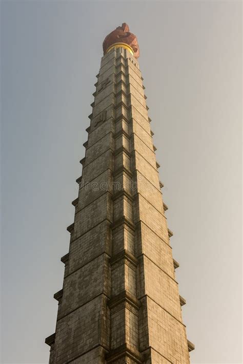 Torre Juche En Pyongyang Corea Del Norte Foto De Archivo Imagen De