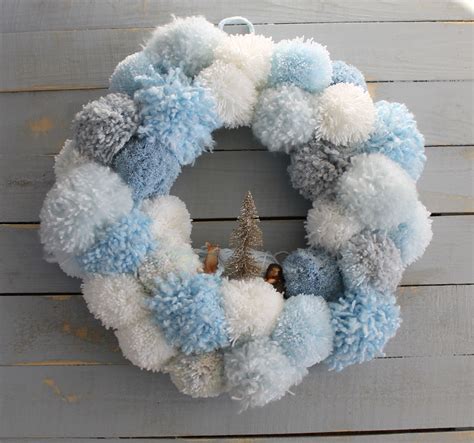 The Feisty Redhead: Snowball Pom Pom Wreath