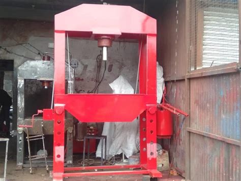 Mild Steel Hydraulic Press Machine Capacity 10 Ton At Rs 120000 In