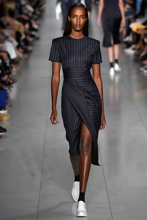 Coleção DKNY Nova York Verão 2016 RTW Foto 32 Desfiles FFW