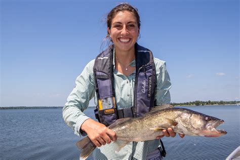 When releasing, handle fish with care | Nebraska Game & Parks Commission