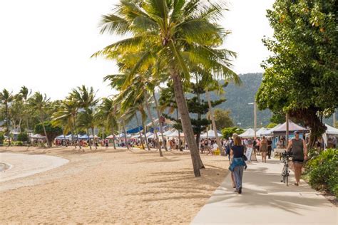 Whitsunday Airlie Beach Markets - Sailing Whitsundays