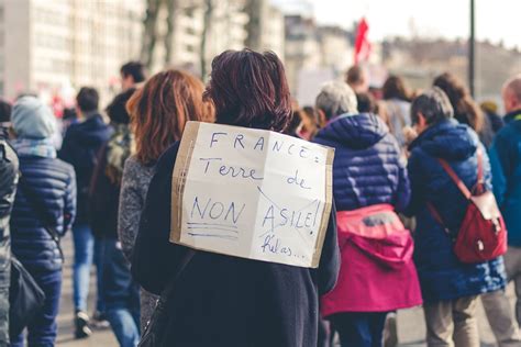 Un Toît Cest Un Droit Et Le Soutien Aux Personnes Exilées à Rennes