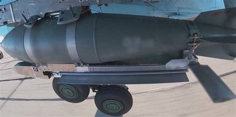 КАБ, ФАБ-500 і ФБ-1500, УПАБ — у чому різниця і що таке плануючі бомби ...