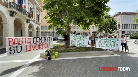 Stop Al Consumo Di Suolo Sabato Novembre Il Corteo