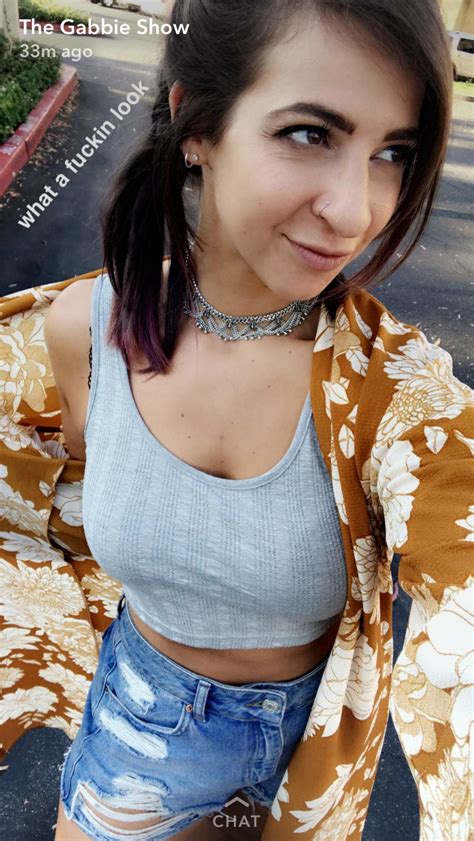 Pin By Megan Connell On Gabbie Vlog Squad Big Nose Beauty Gabbie Hannah