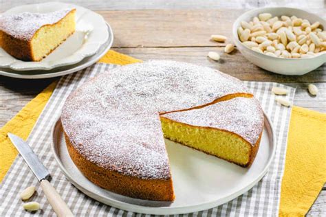 Torta Di Mandorle Lucake