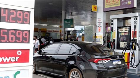 Petrobras reajusta hoje preços do gás de cozinha e da gasolina