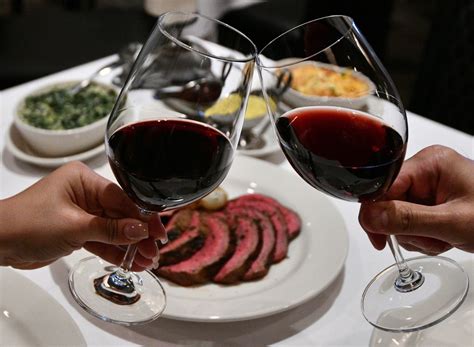 10 Restaurant Chains That Serve the Best Steak For Two