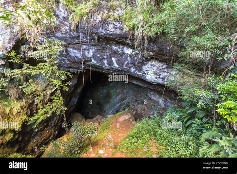 Lumiang Burial Cave In Sagada Philippines Stock Photo Alamy