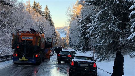 Bayern Schnee Und Gl Tte Sorgen F R Unf Lle Hohe Lawinengefahr In