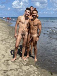 Photo Naked Men On The Beach Page Lpsg