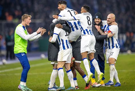 Hertha Siegt Im Elfmeterschie En Gegen Den Hsv