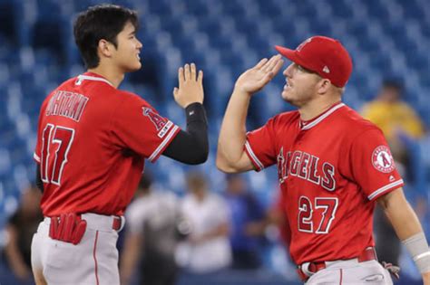 大谷翔平を後ろからハグ！ トラウトとの2sにファン悶絶「なんてかわいいの」 Full Count