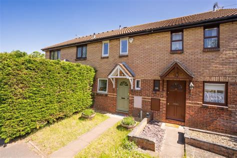 Hellyer Way Bourne End Sl8 2 Bed Terraced House For Sale £367 000