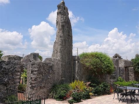 The Coral Castle In Florida Is So Bizarre, You’ll Feel Like You’re In ...