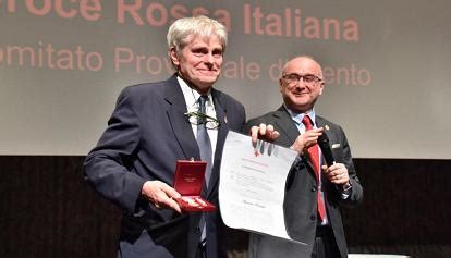 Croce Rossa Del Trentino A Brunialti La Medaglia D Oro Al Merito