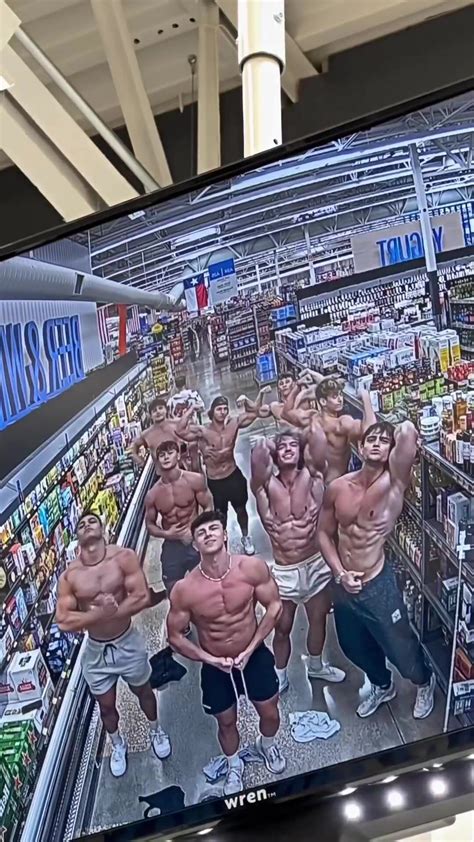 Hot Str Flex ThisVid