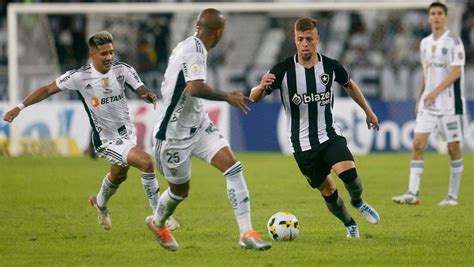 Em duelo por vaga na Libertadores Botafogo visita o Atlético MG pelo