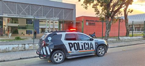 Homens Invadem Escola Em Fortaleza E Tentam Roubar Arma De Vigilante