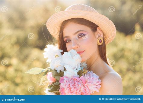 761 Hot Spring Sakura Stock Photos Free Royalty Free Stock Photos From Dreamstime