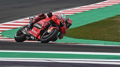 Motogp Doppietta Ducati A Misano Pole A Bagnaia E Prima Fila Per Luca