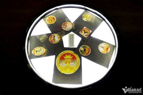 Original Designs Of National Emblem Go On Show In Hanoi