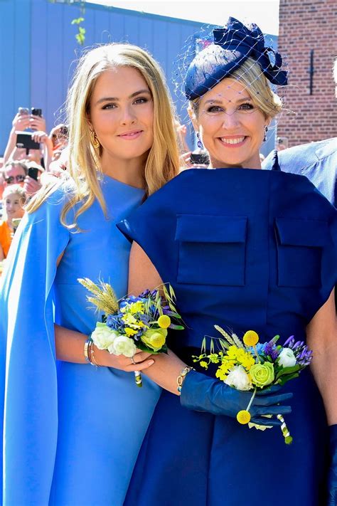 La Reina Máxima y su hija, la princesa Amalia, eligen el color azul
