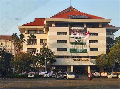 Ubaya Dan Unusa Masuk 17 Kampus Swasta Terbaik Di Surabaya Versi Scimago