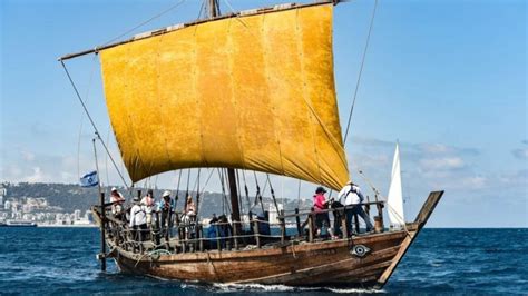 The History of Sailing: From Ancient Vessels to Modern Sailboats