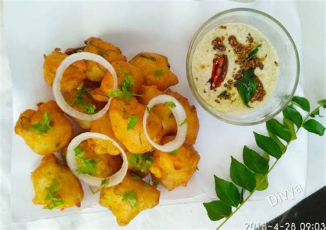 Mysore Onion Bonda Coconut Chutney Recipe By Divya Konduri Cookpad