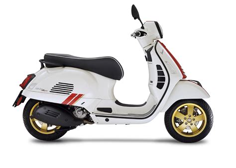 Vespa Gts Super 300 Racing Sixties En Vente à Sainte Thérèse R