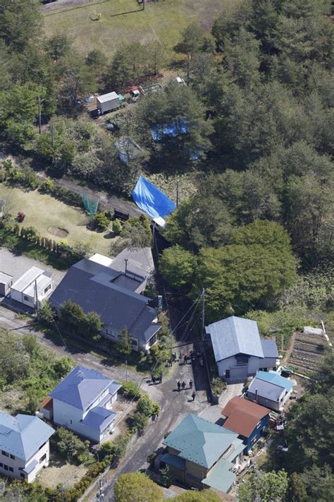 秋田市内の空き地から遺体発見 2年前から行方不明の女性か [写真特集3 4] 毎日新聞