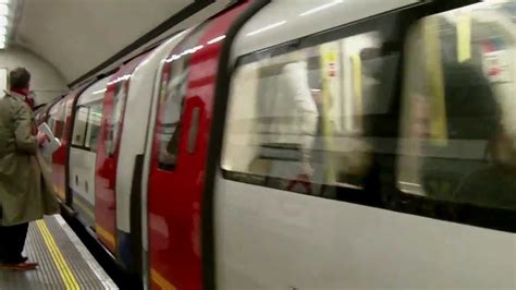 London Underground Northern Line At Euston Station Youtube