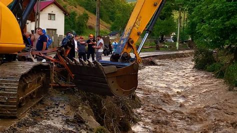 Ploi De Peste Litri Mp Un Cod Galben De Viituri A Fost Emis