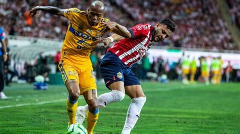 Tigres Luis Quiñones se burla de Chivas tras ganar el título de Liga